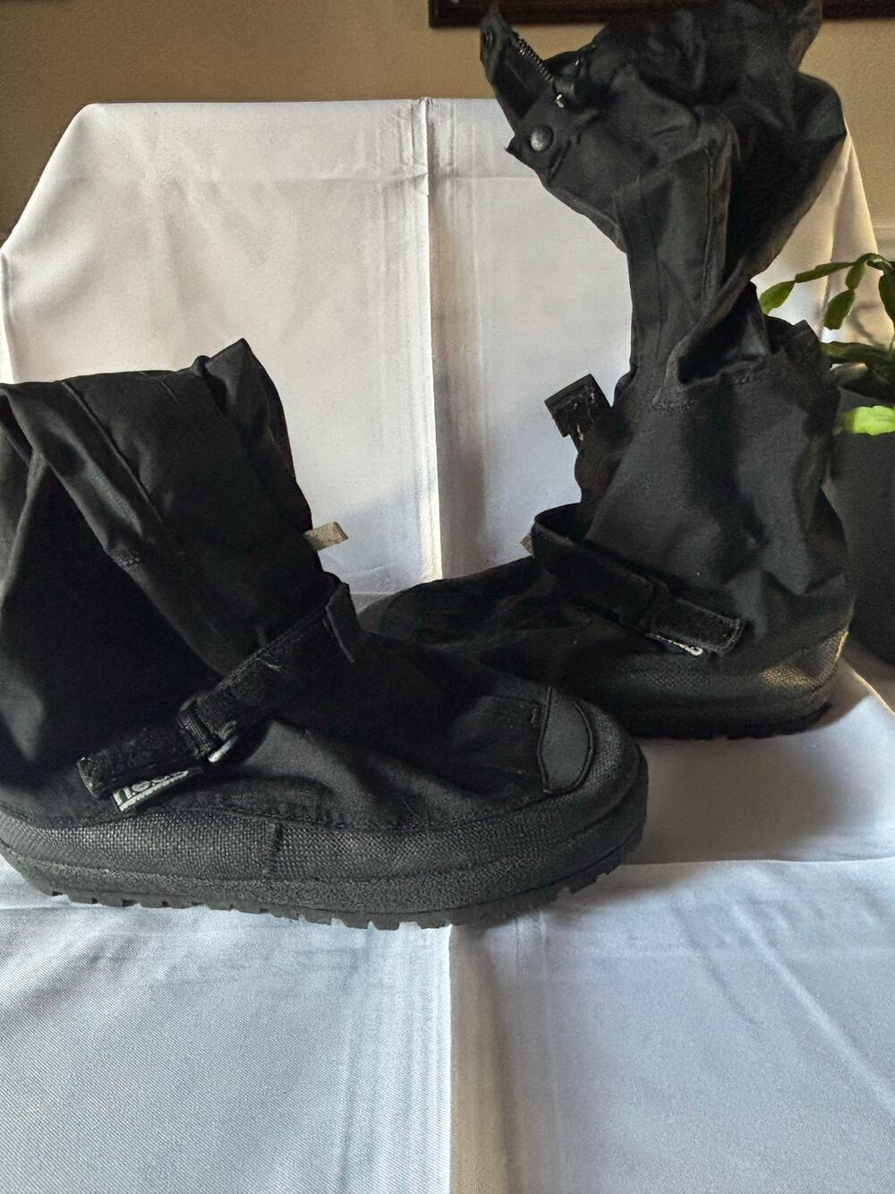 Men’s N.E.O.S NEOS Overboot Adventurer 15” Black Boot Shoes, size M 7.5 8 9